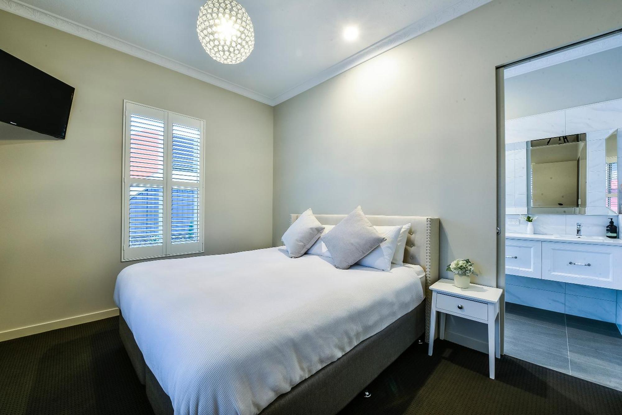 Aloha Central Luxury Apartments Mount Gambier Room photo